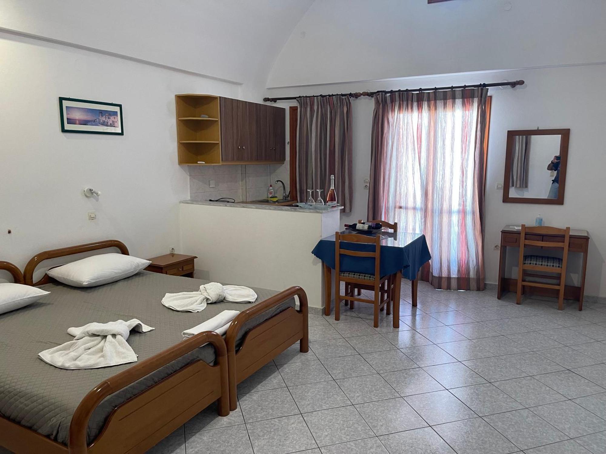 Tarelis Apartments & Studios Kamári 외부 사진